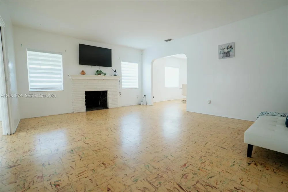 141 NE 14th St Homestead, FL 33030