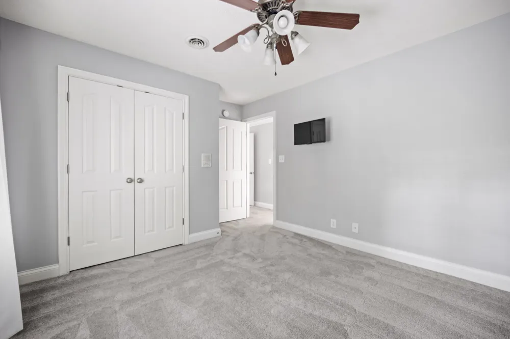 2006 Mossy Oak Cir Clarksville, TN 37043