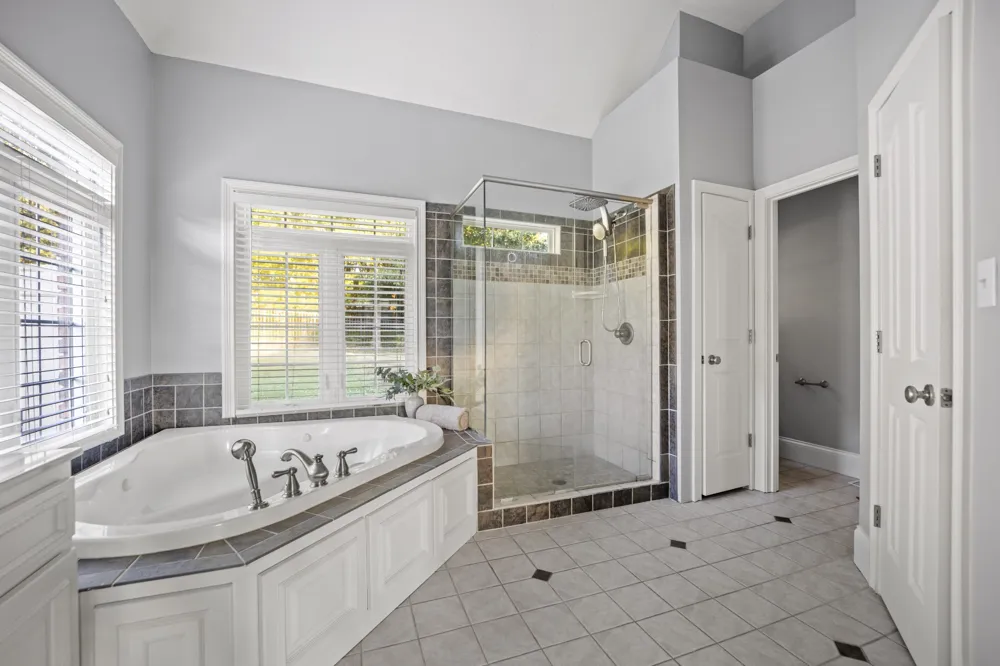 2006 Mossy Oak Cir Clarksville, TN 37043