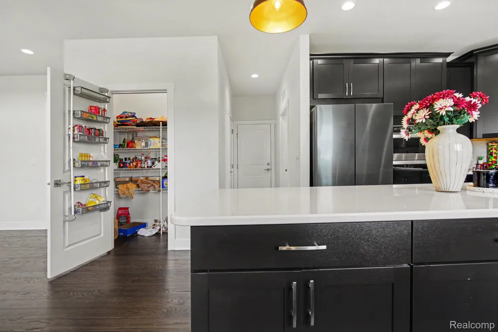 1419 Napa Canton Charter Township, MI 48187