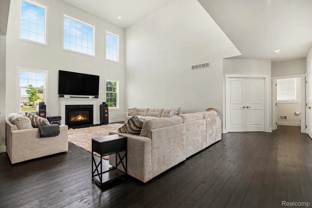 1419 Napa Canton Charter Township, MI 48187