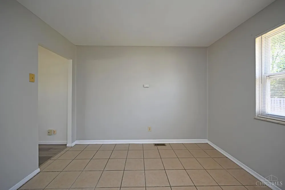 1987 Mistyhill Drive Springfield, OH 45240