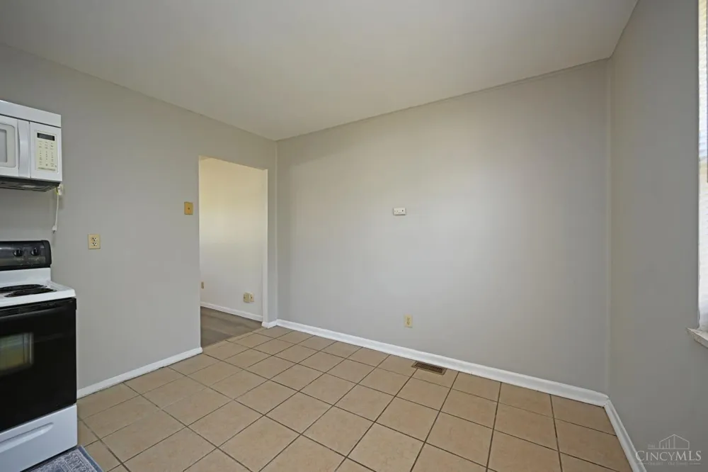 1987 Mistyhill Drive Springfield, OH 45240