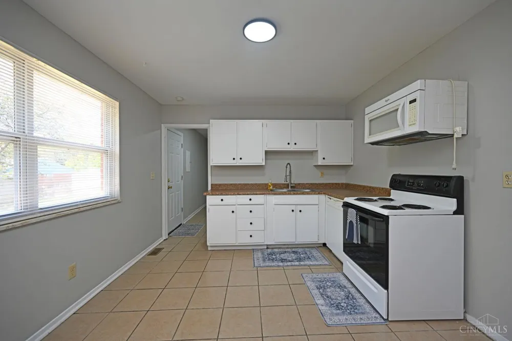1987 Mistyhill Drive Springfield, OH 45240