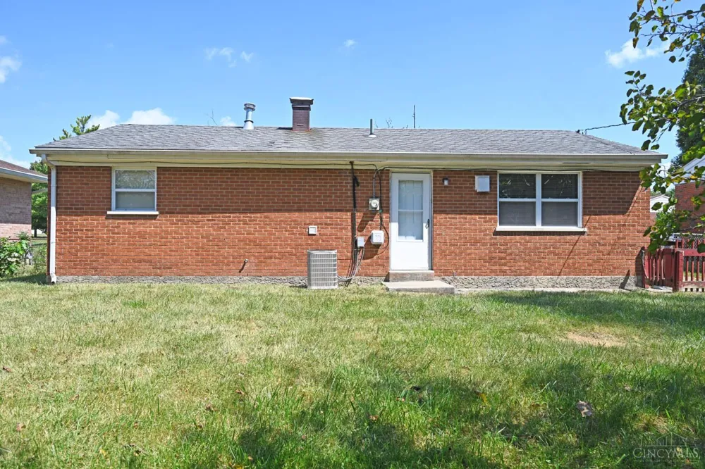 1987 Mistyhill Drive Springfield, OH 45240