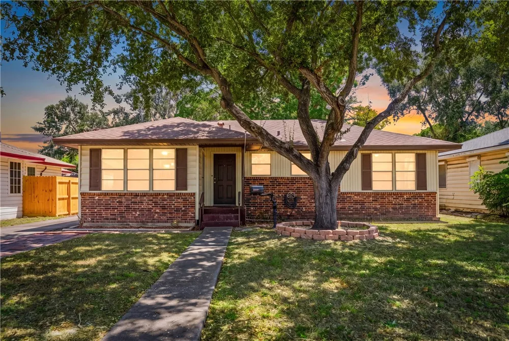 4122 Cott Street Corpus Christi, TX 78411