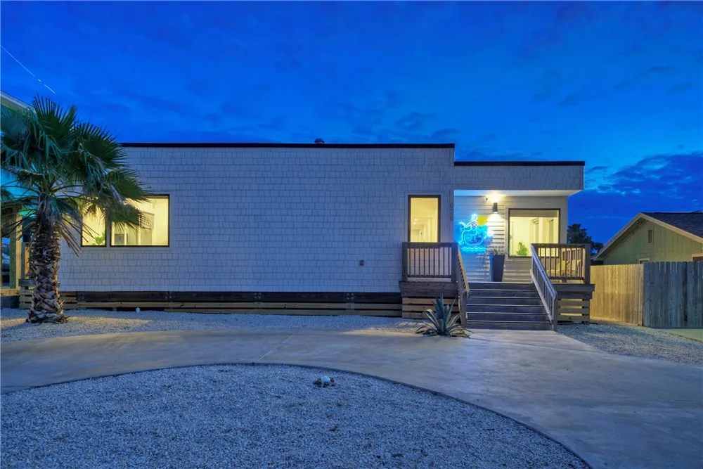 626 La Juana Court Port Aransas, TX 78373