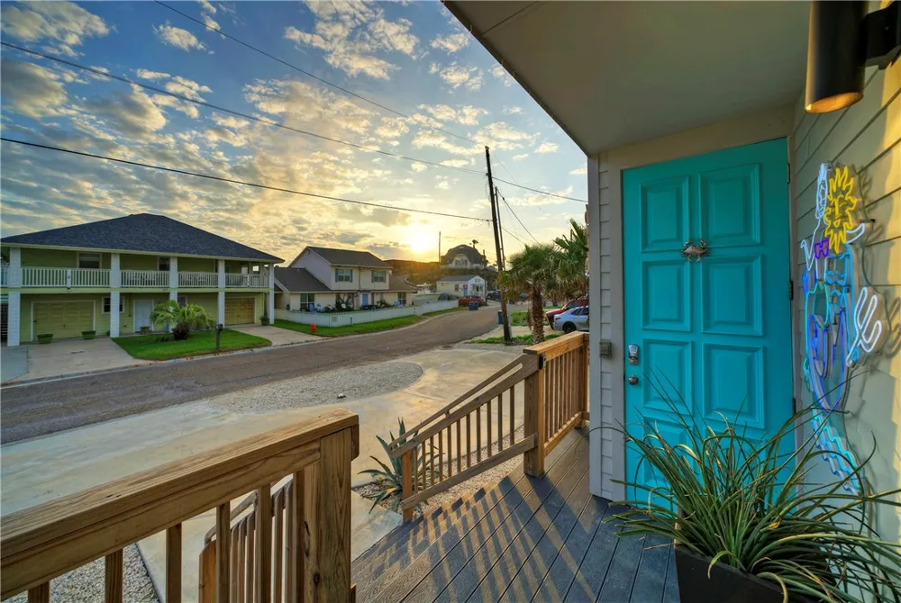 626 La Juana Court Port Aransas, TX 78373