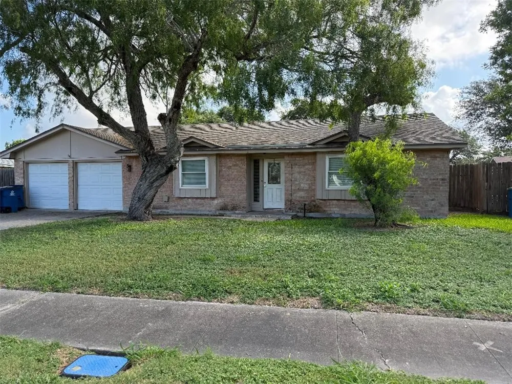 2204 Matagorda Drive Portland, TX 78374