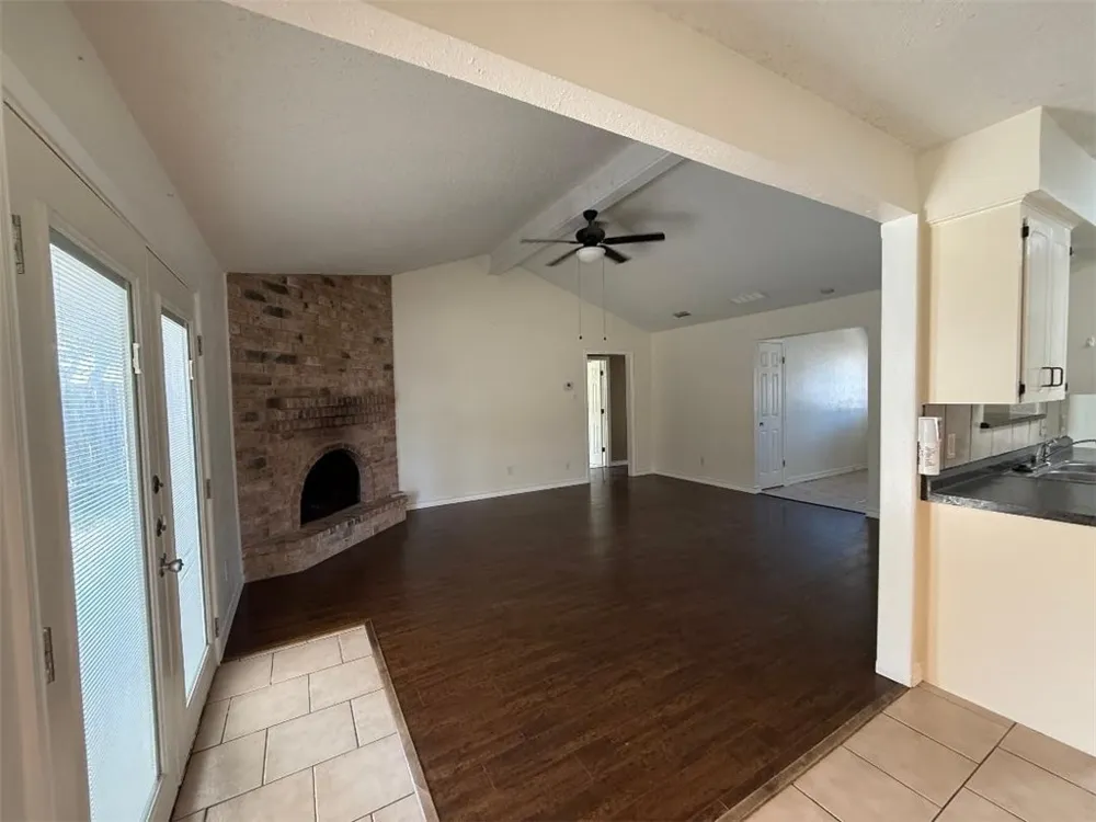 2204 Matagorda Drive Portland, TX 78374