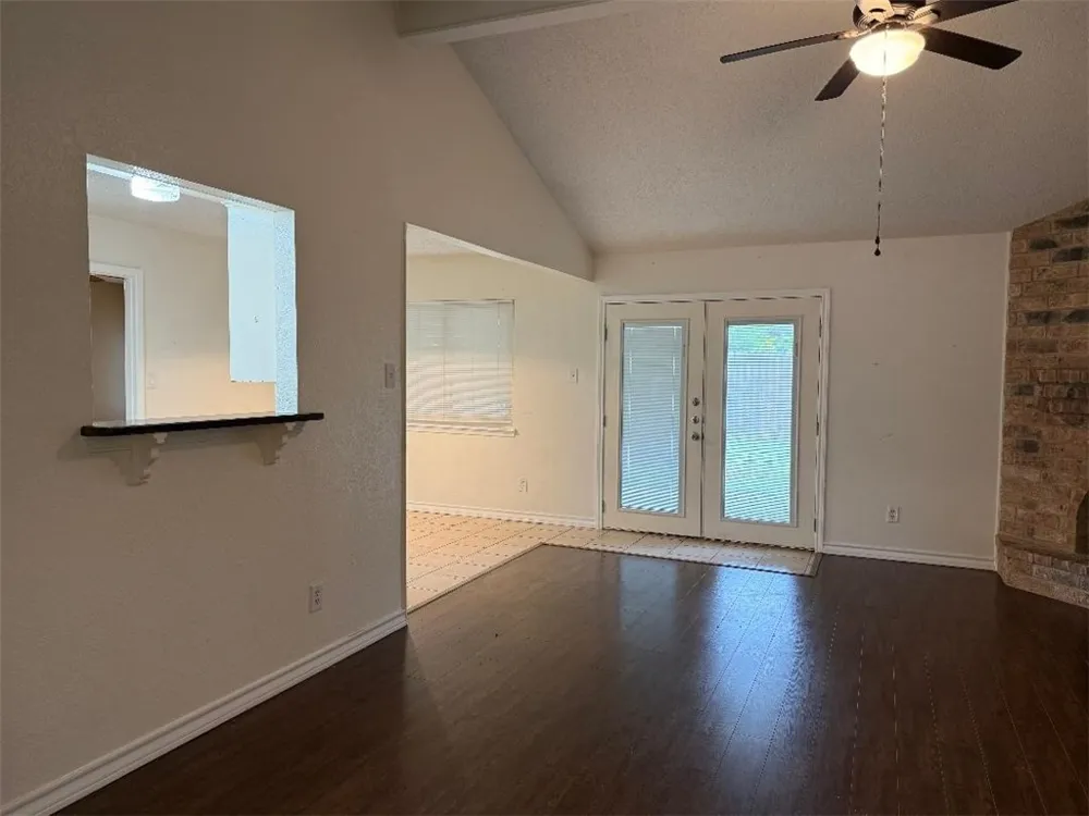 2204 Matagorda Drive Portland, TX 78374