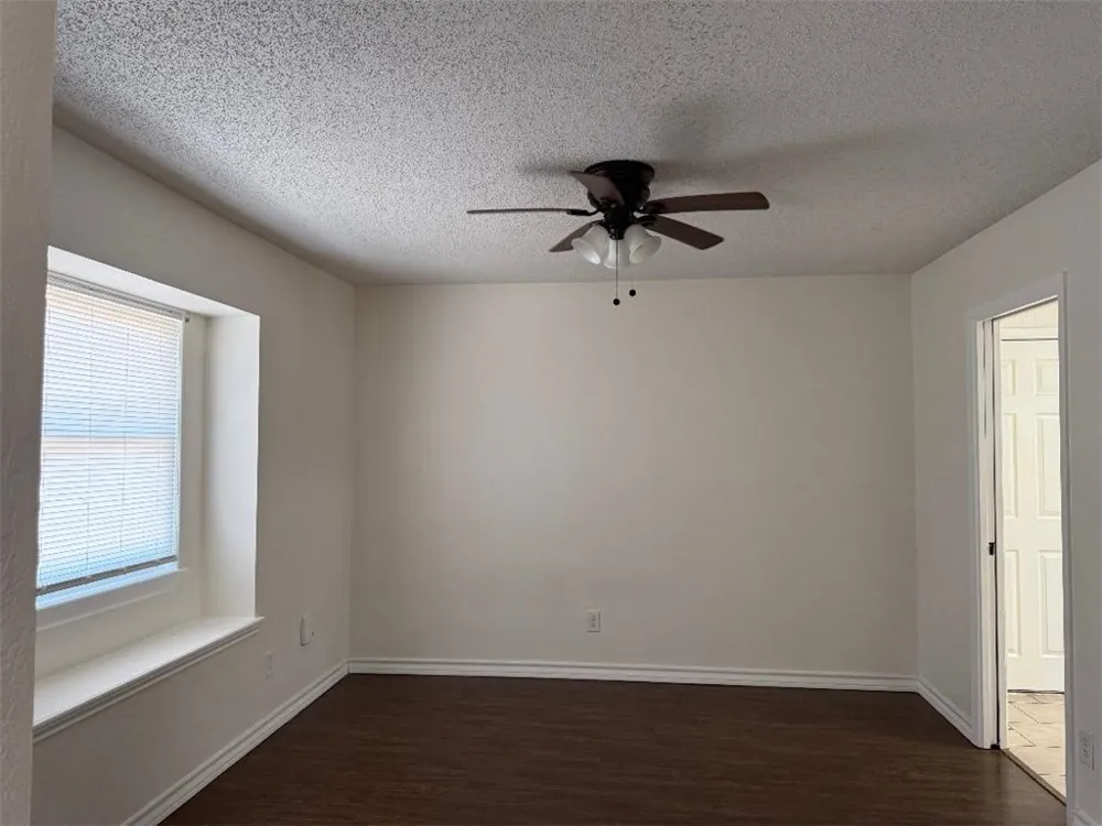 2204 Matagorda Drive Portland, TX 78374
