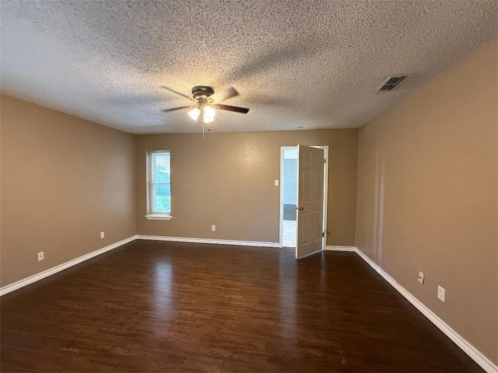 2204 Matagorda Drive Portland, TX 78374