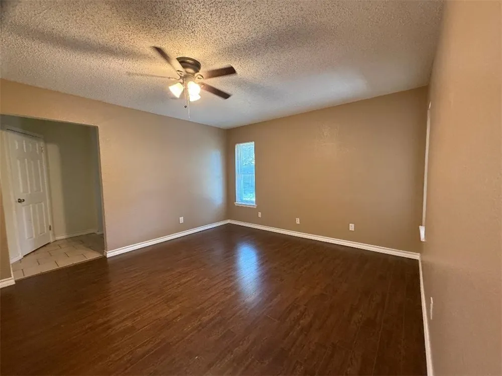 2204 Matagorda Drive Portland, TX 78374