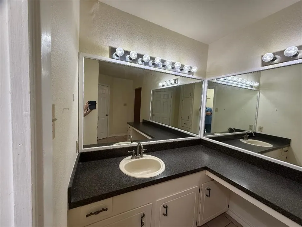 2204 Matagorda Drive Portland, TX 78374