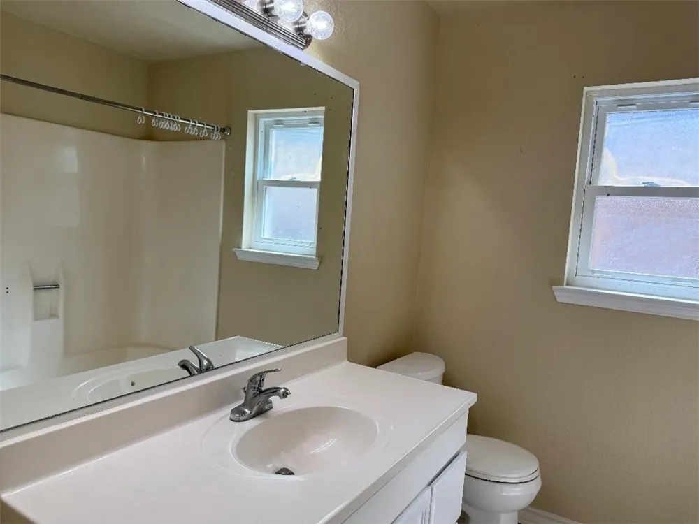 2204 Matagorda Drive Portland, TX 78374
