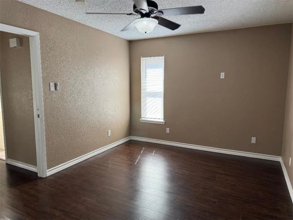2204 Matagorda Drive Portland, TX 78374
