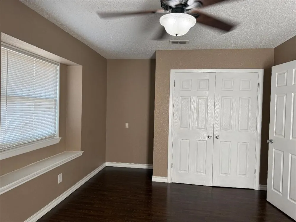 2204 Matagorda Drive Portland, TX 78374