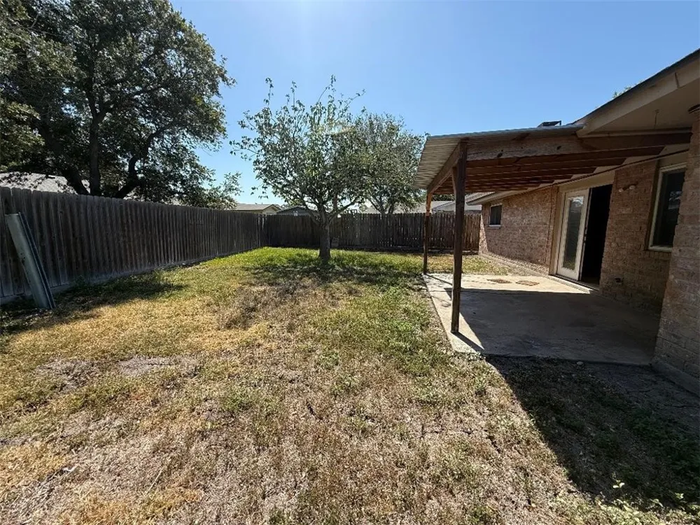 2204 Matagorda Drive Portland, TX 78374