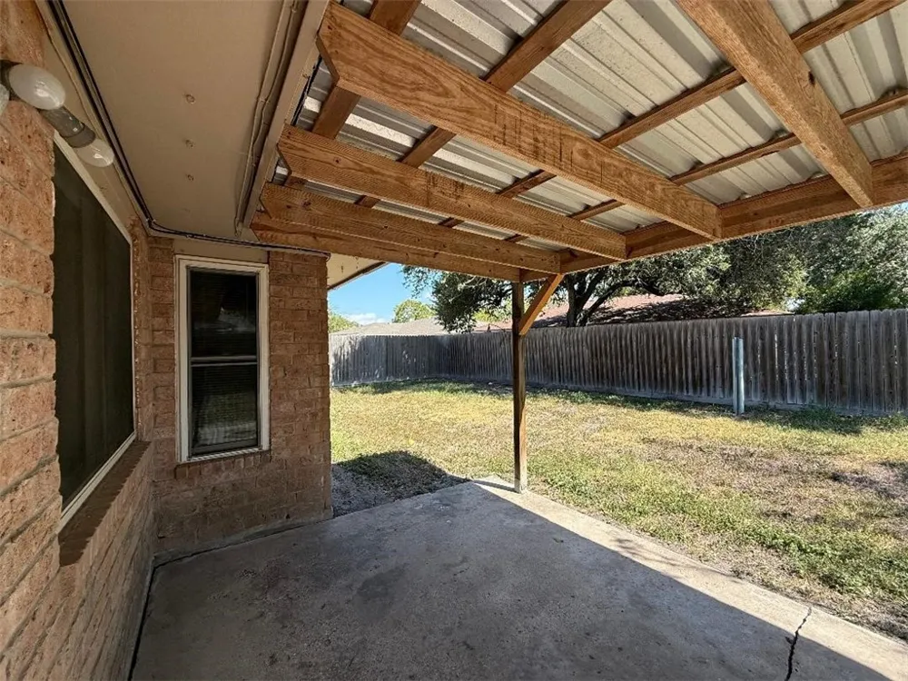 2204 Matagorda Drive Portland, TX 78374