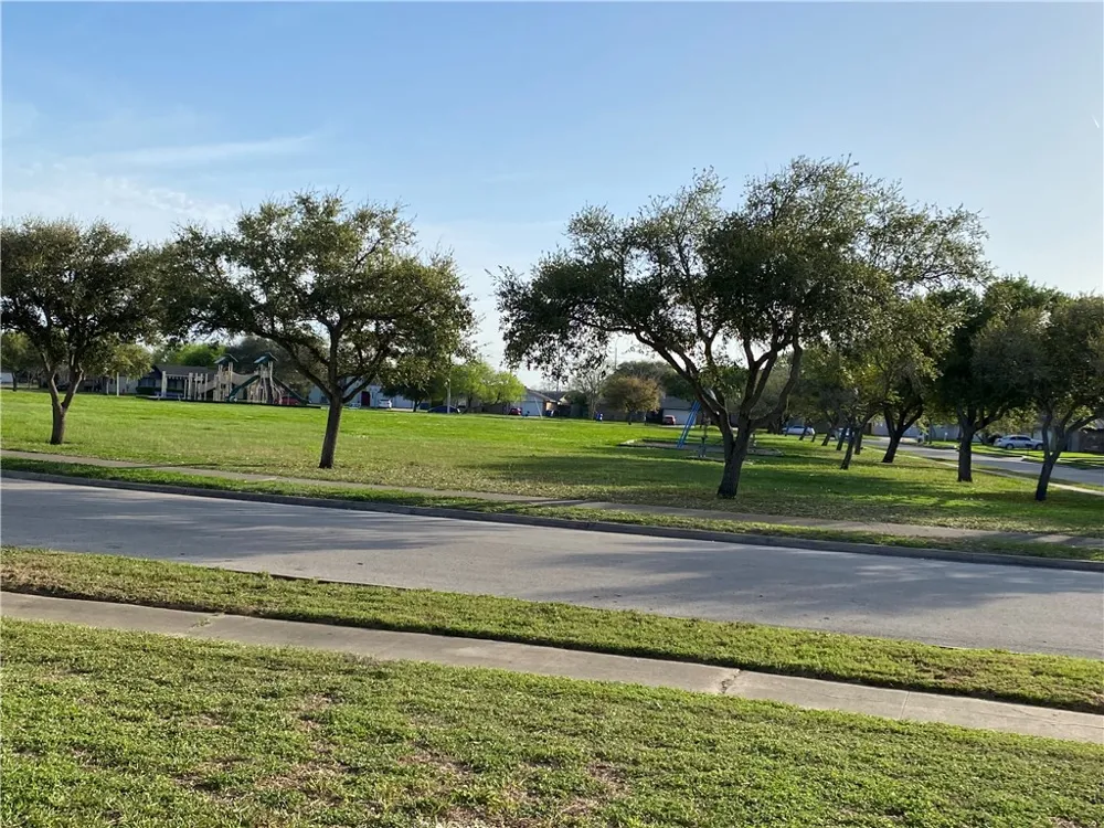 2204 Matagorda Drive Portland, TX 78374