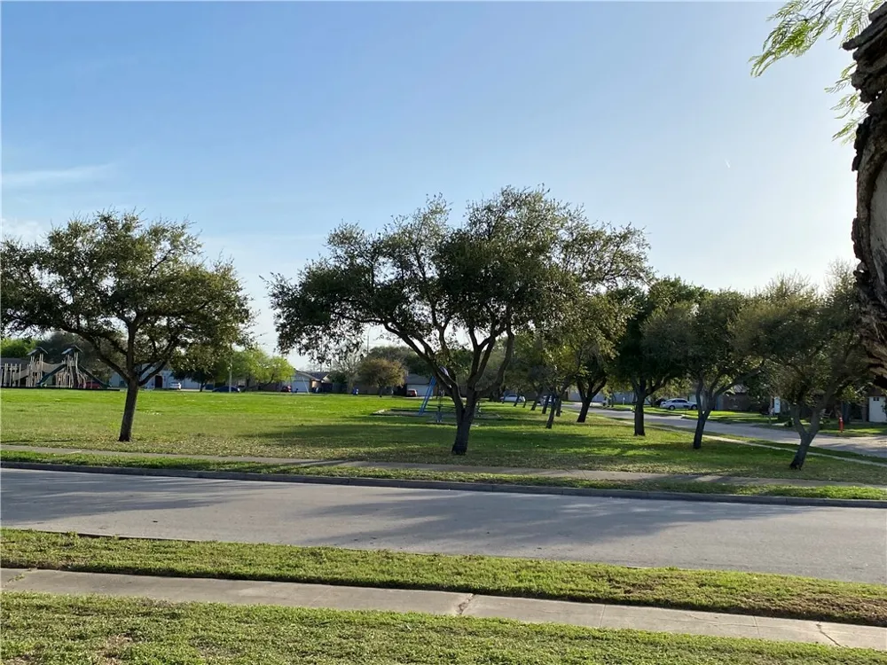 2204 Matagorda Drive Portland, TX 78374