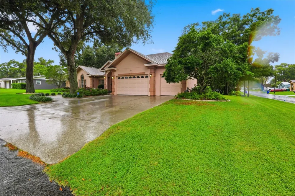 5649 BEECH STREET Zephyrhills, FL 33542