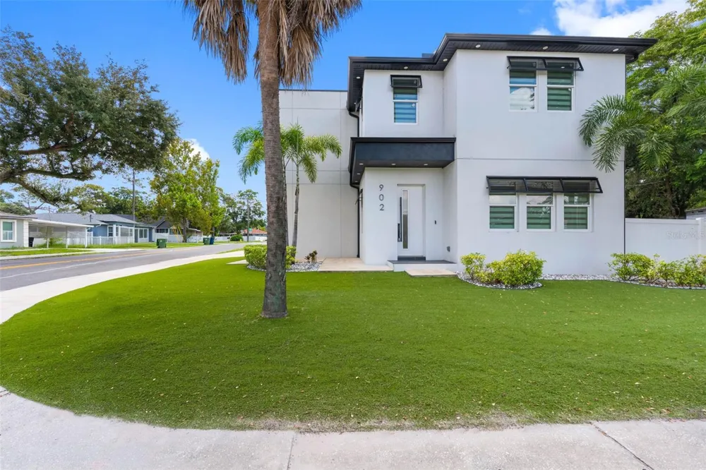 902 W SLIGH AVENUE Tampa, FL 33604