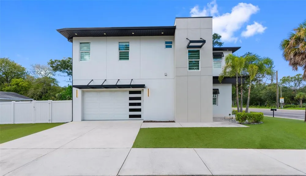 902 W SLIGH AVENUE Tampa, FL 33604