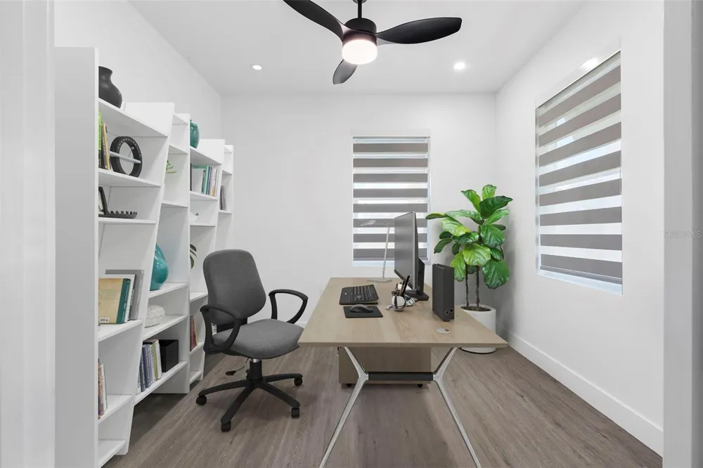 902 W SLIGH AVENUE Tampa, FL 33604