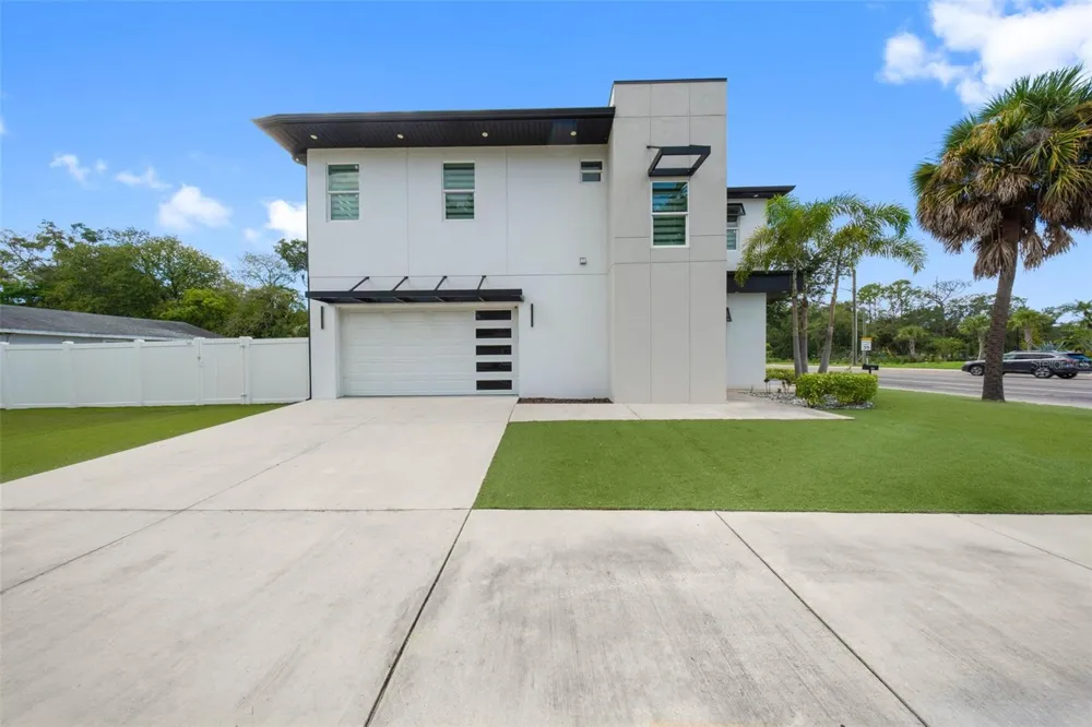902 W SLIGH AVENUE Tampa, FL 33604