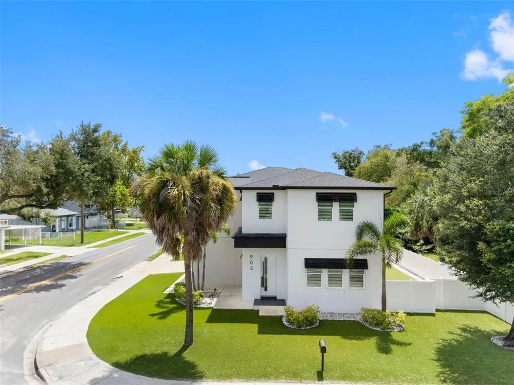 902 W SLIGH AVENUE Tampa, FL 33604