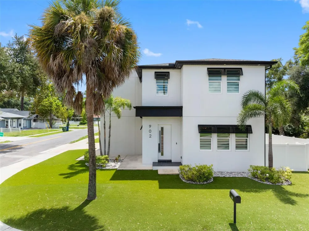902 W SLIGH AVENUE Tampa, FL 33604