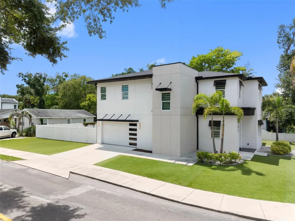 902 W SLIGH AVENUE Tampa, FL 33604