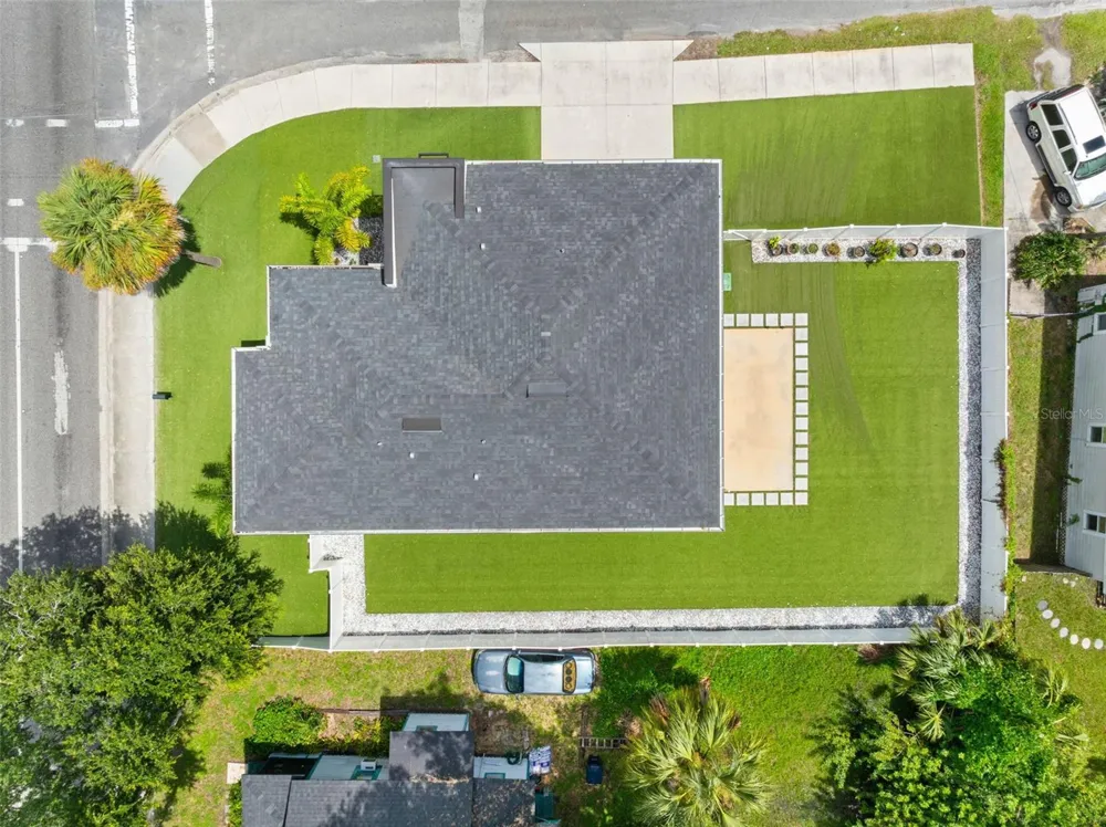 902 W SLIGH AVENUE Tampa, FL 33604