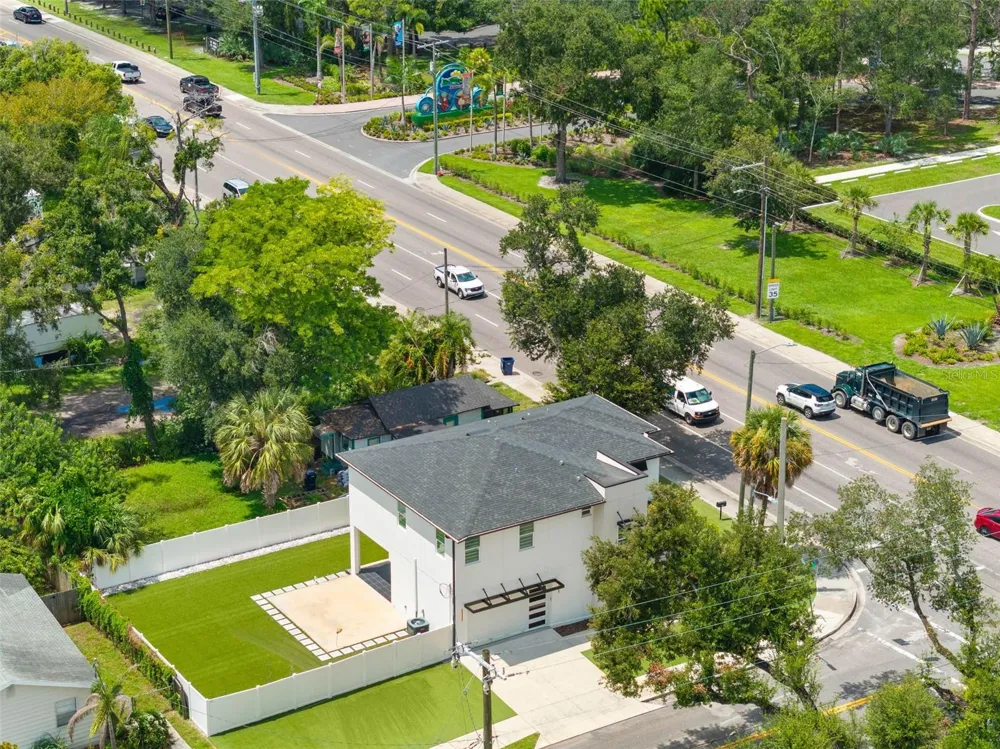 902 W SLIGH AVENUE Tampa, FL 33604