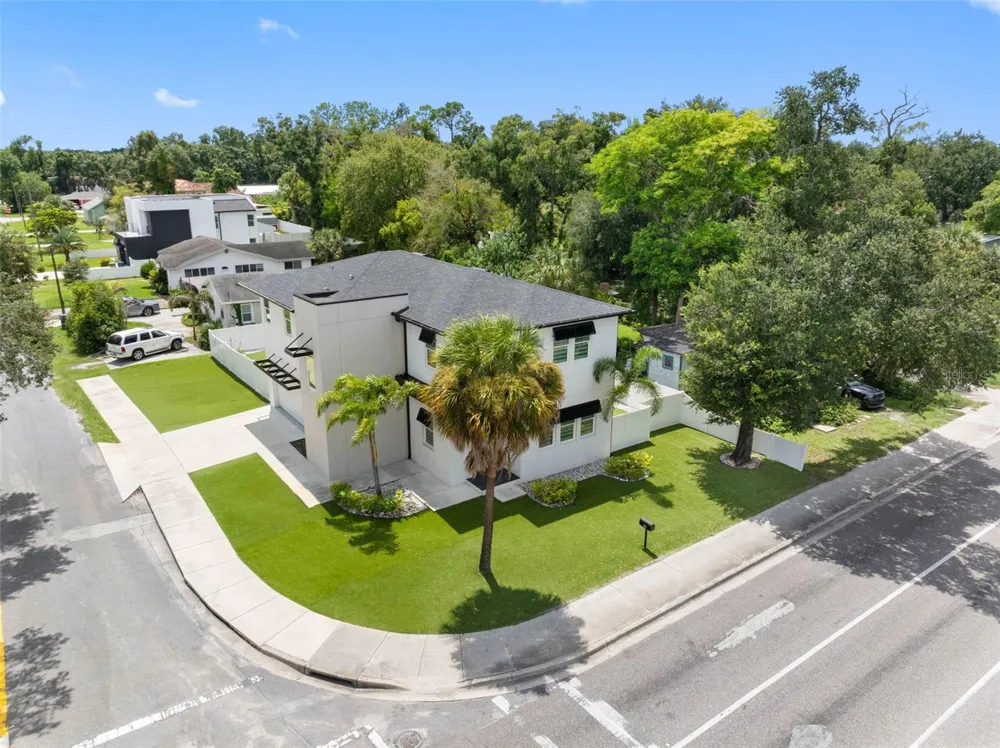 902 W SLIGH AVENUE Tampa, FL 33604
