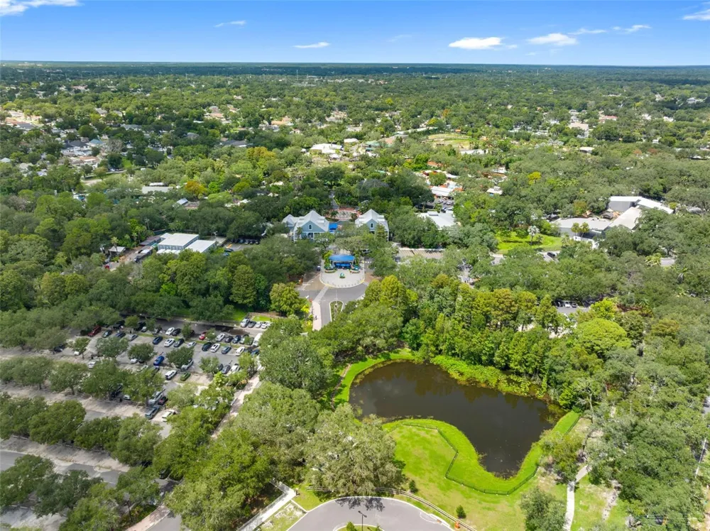902 W SLIGH AVENUE Tampa, FL 33604