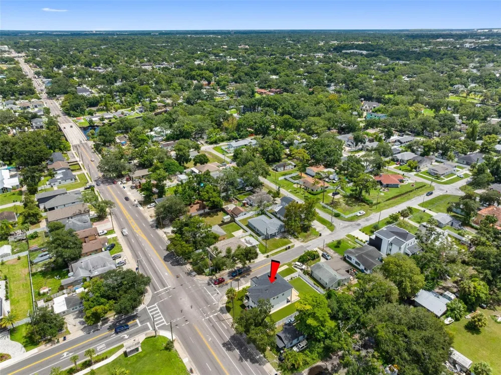 902 W SLIGH AVENUE Tampa, FL 33604