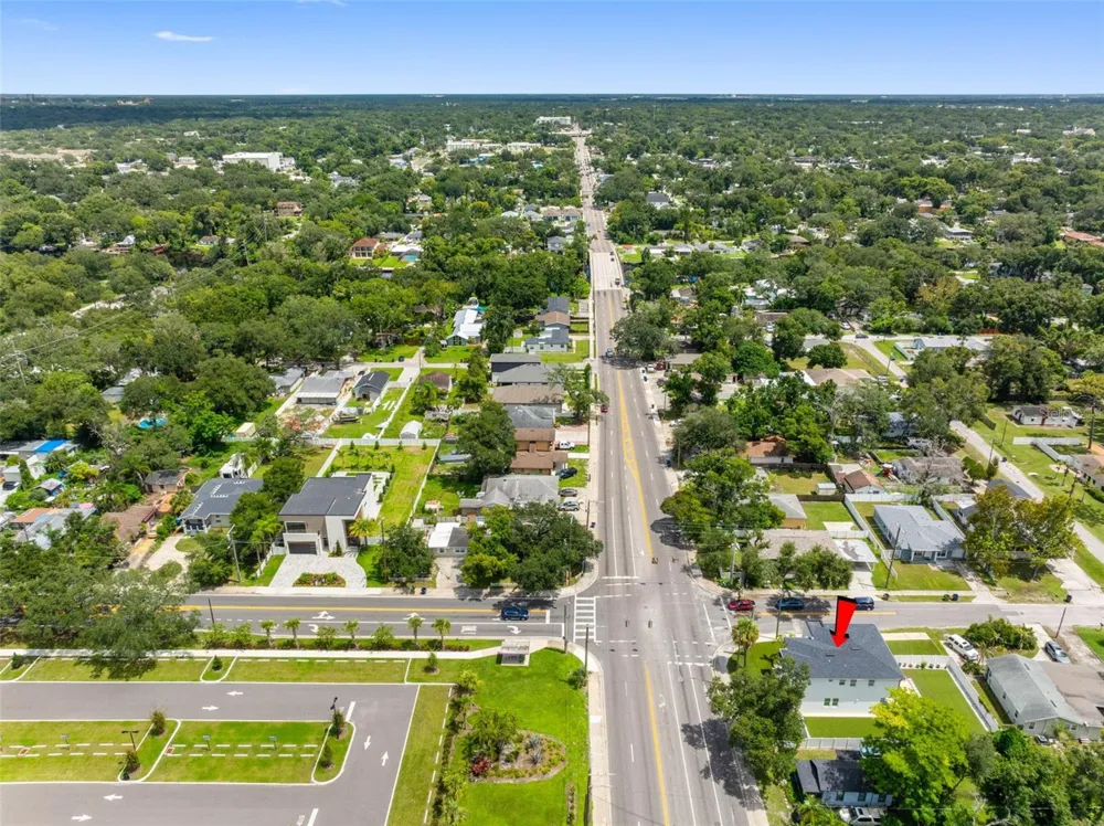 902 W SLIGH AVENUE Tampa, FL 33604