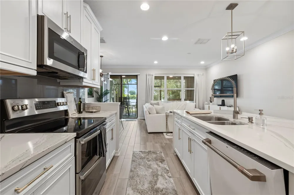 9208 FOX SPARROW ROAD Tampa, FL 33626