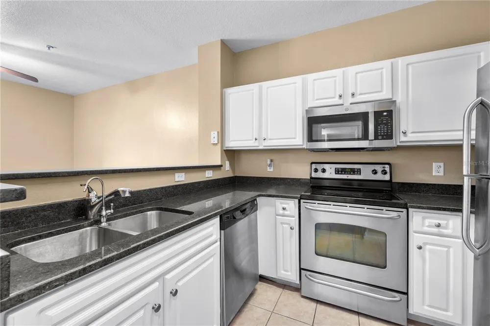 1810 E PALM AVENUE #5211 Tampa, FL 33605