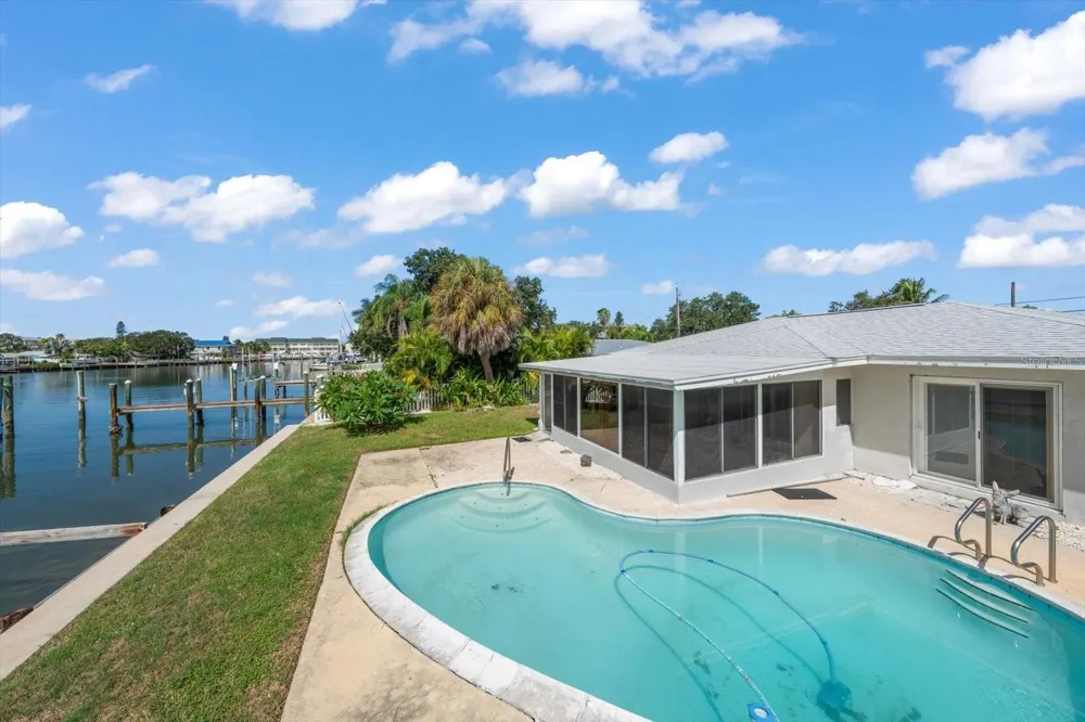 337 LA HACIENDA DRIVE Indian Rocks Beach, FL 33785