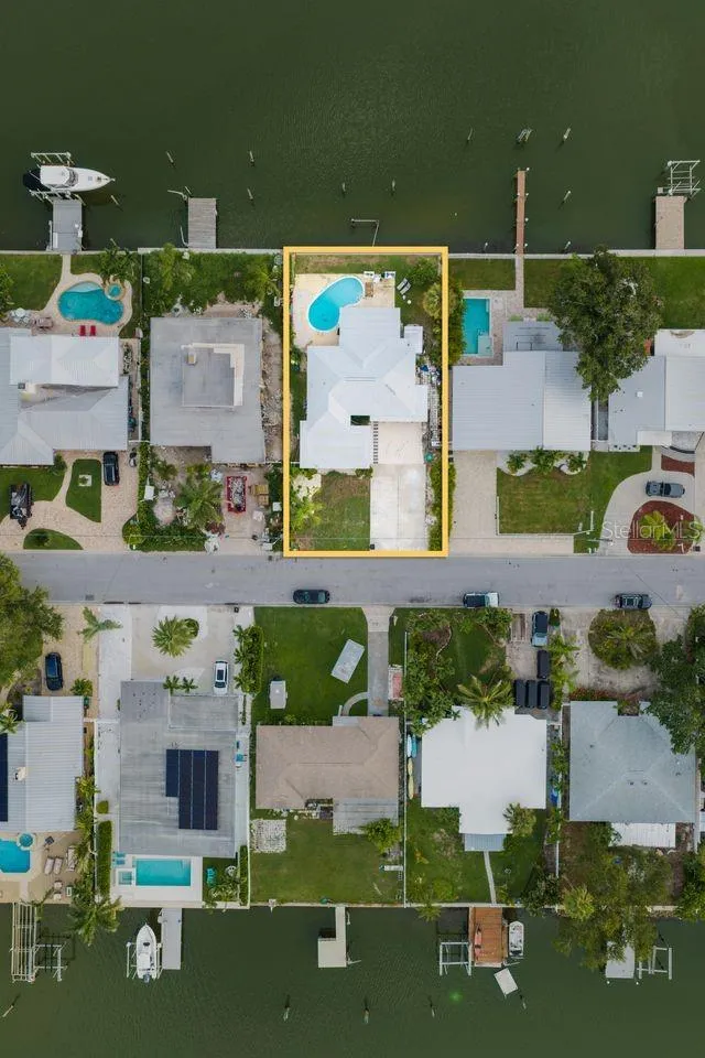337 LA HACIENDA DRIVE Indian Rocks Beach, FL 33785