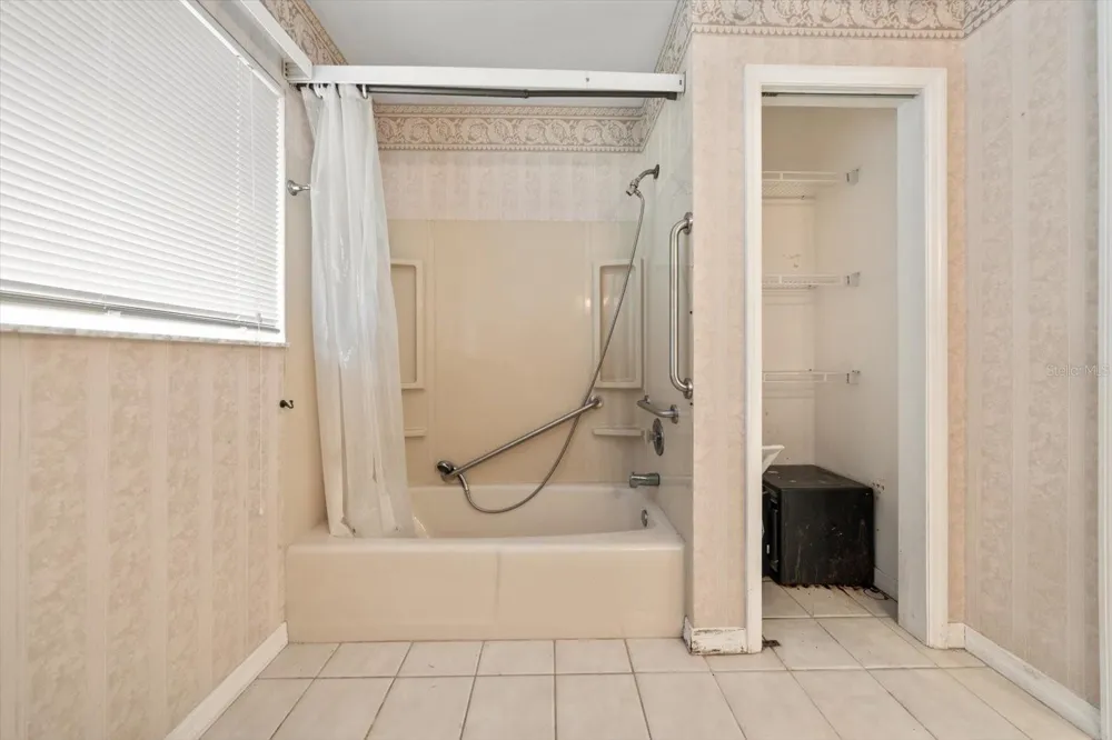 337 LA HACIENDA DRIVE Indian Rocks Beach, FL 33785