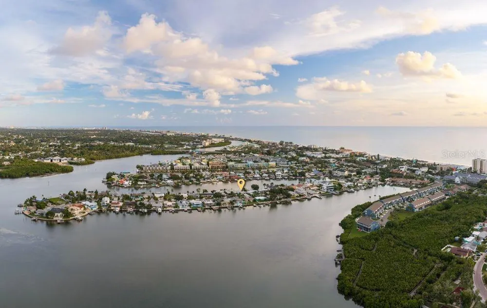 337 LA HACIENDA DRIVE Indian Rocks Beach, FL 33785