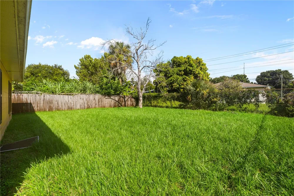 2612 E 9TH AVENUE Tampa, FL 33605