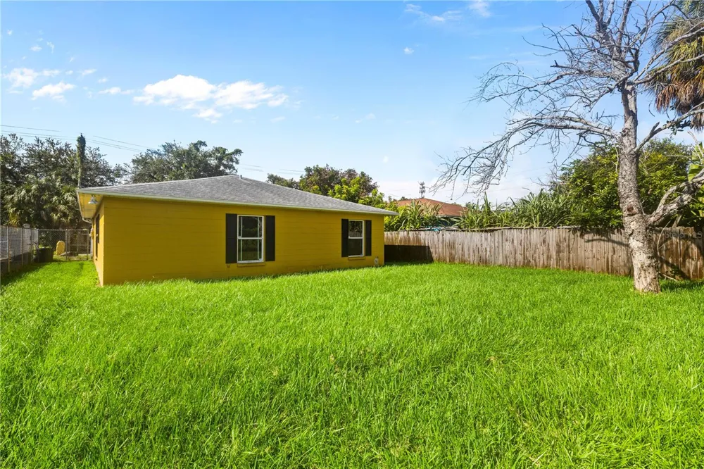 2612 E 9TH AVENUE Tampa, FL 33605