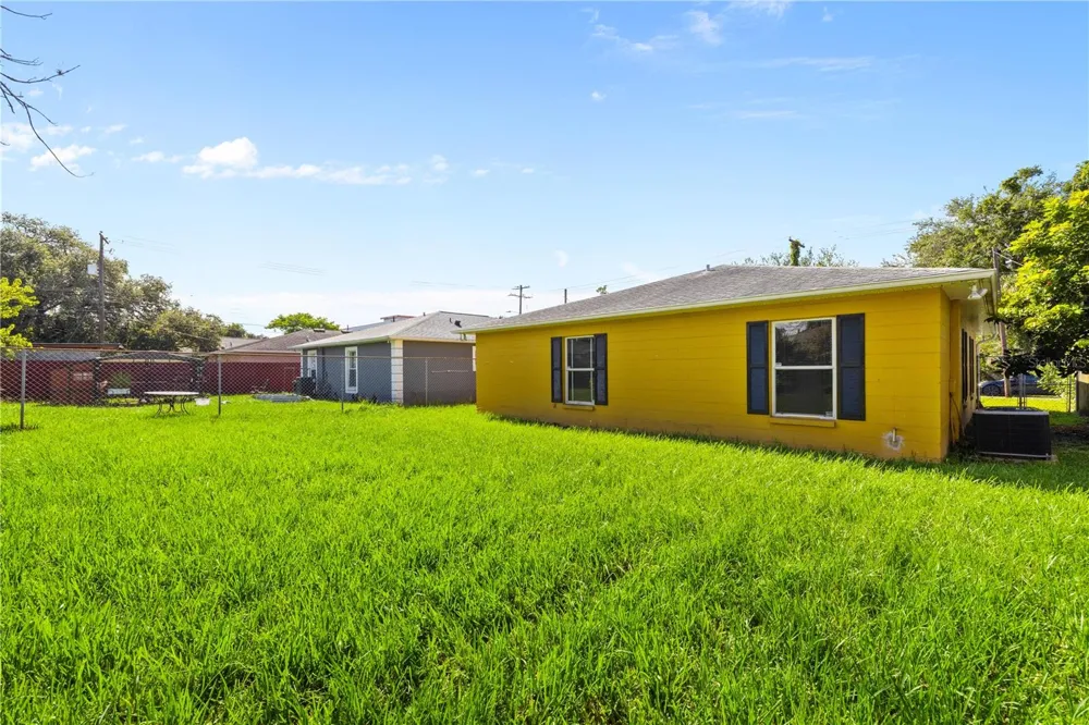 2612 E 9TH AVENUE Tampa, FL 33605