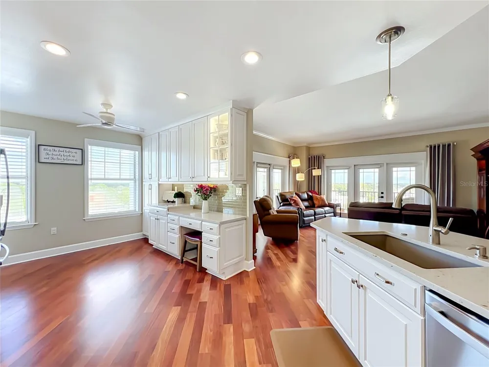 2305 EDGEWATER DRIVE #1610 Orlando, FL 32804